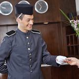 Concierge.jpg Concierge d'Hôtel
